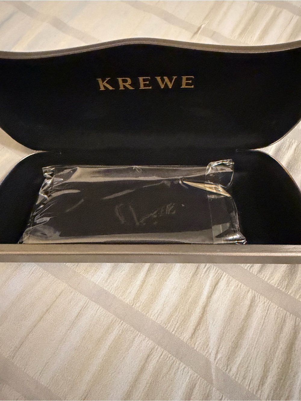 KREWE Monroe Nylon sunglasses black with case and unopened cloth - Picture 9 of 12